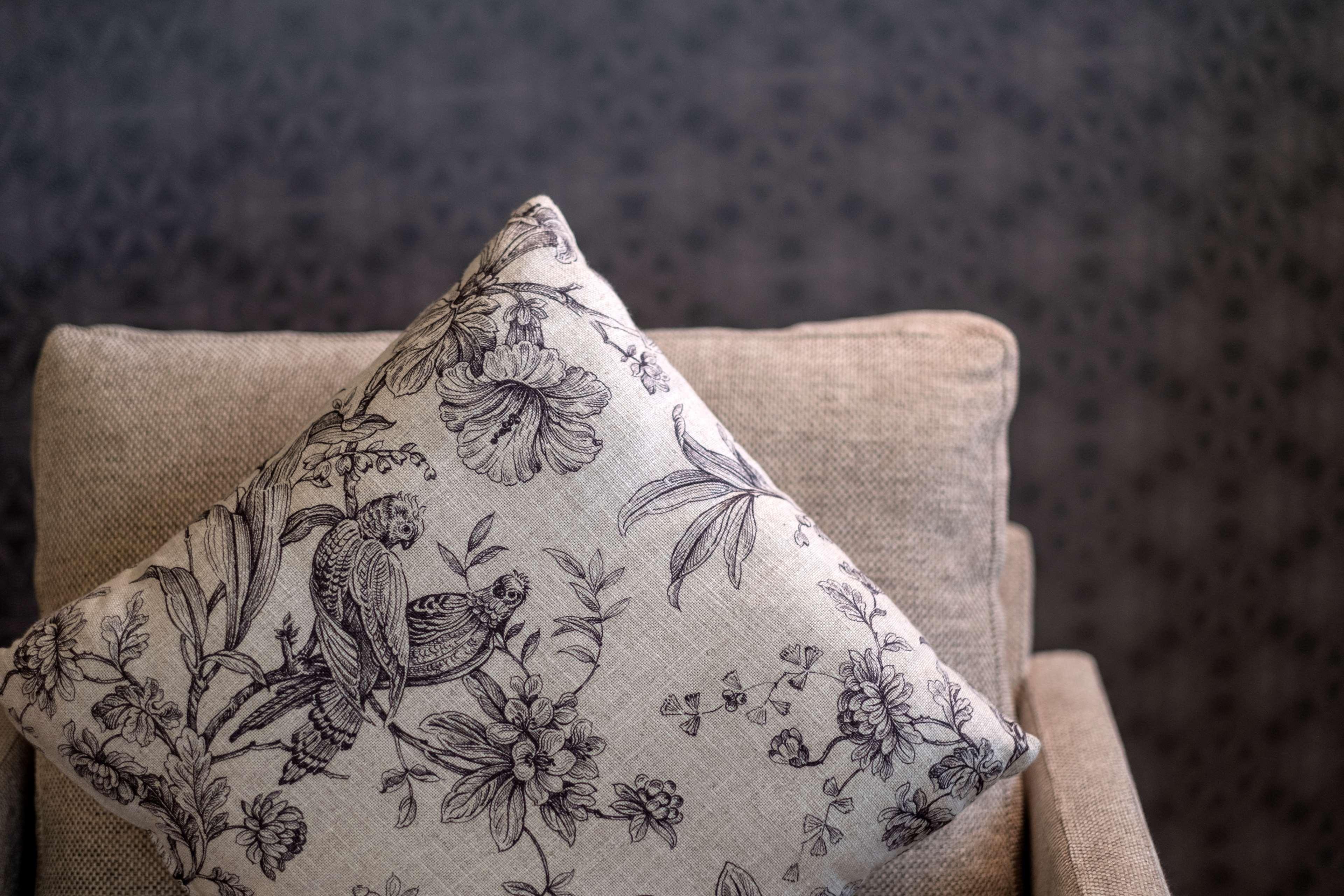 Radisson Blu Hotel, Beirut Verdun Luaran gambar A cushion
