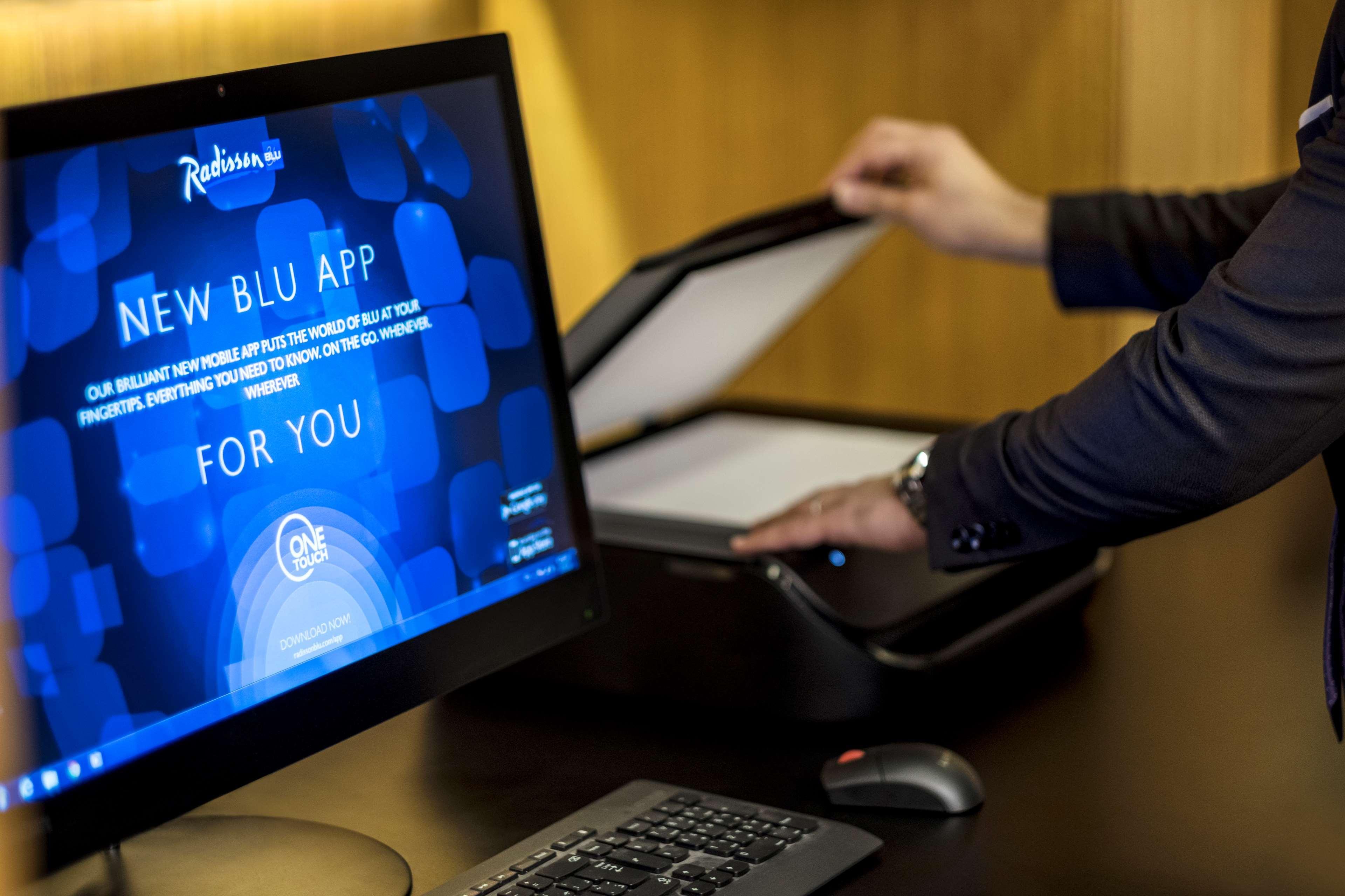 Radisson Blu Hotel, Beirut Verdun Luaran gambar A printer